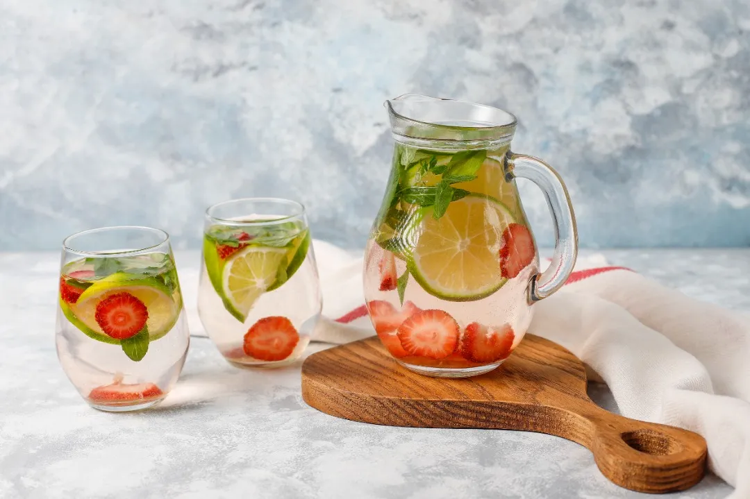 infused-water-manfaat-cara-membuat-dan-ide-kombinasinya